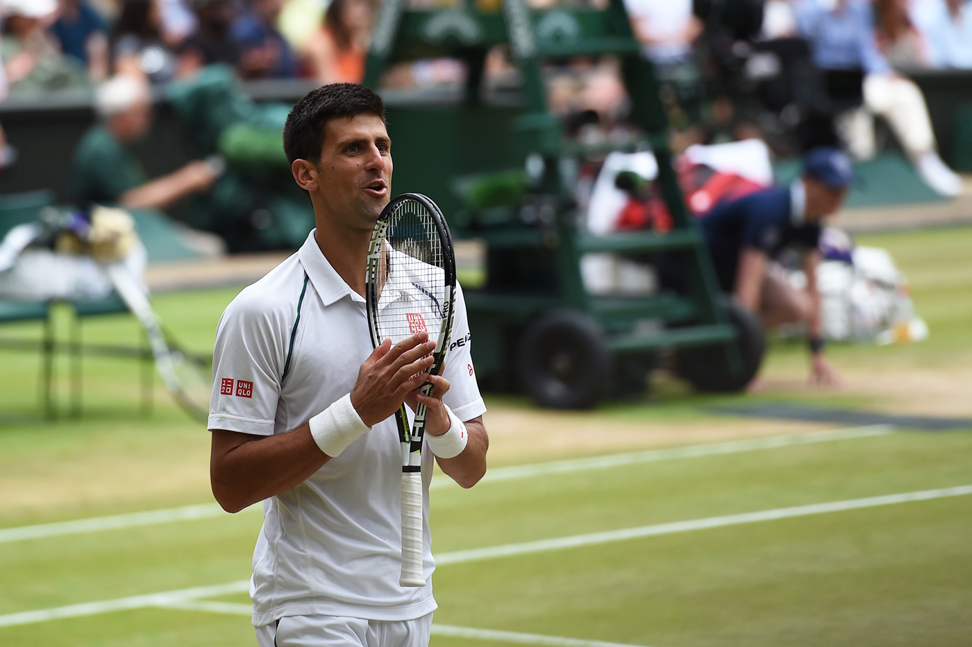 Djokovic faces possible Federer semi-final