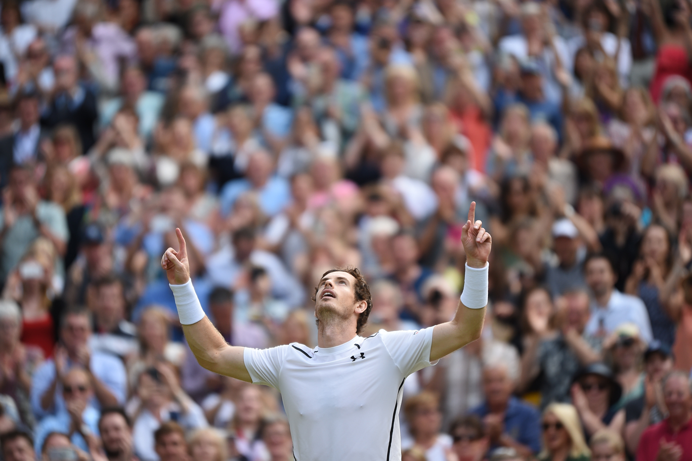 Murray storms into third Wimbledon final