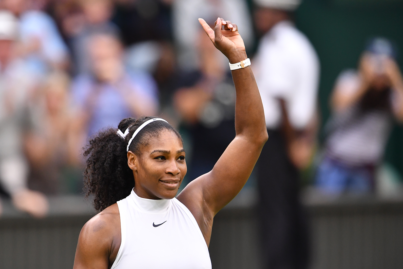 Serena storms back to see off Kuznetsova