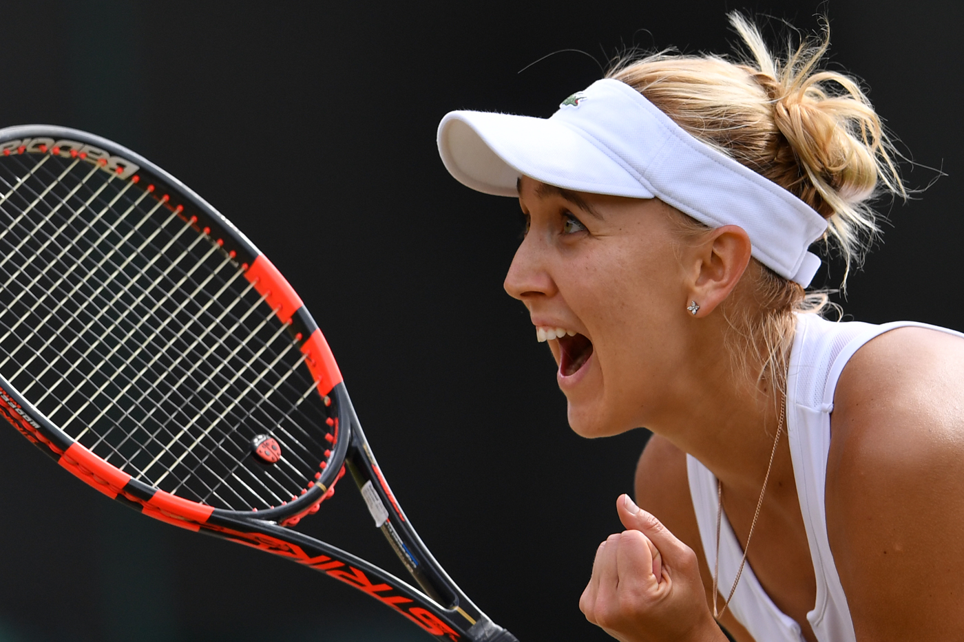 Doubles success fires Vesnina to singles glory